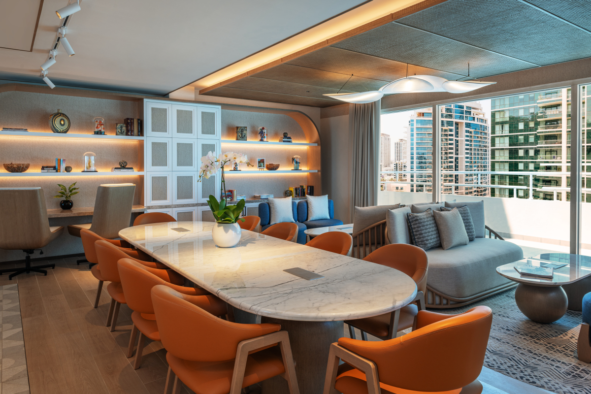 Пятизвёздочный курорт Sheraton Jumeirah Beach: уютные номера, гольф-клуб и Персидский залив. Глянцевый журнал Redesign (Редизайн). www.redesign-home.ru