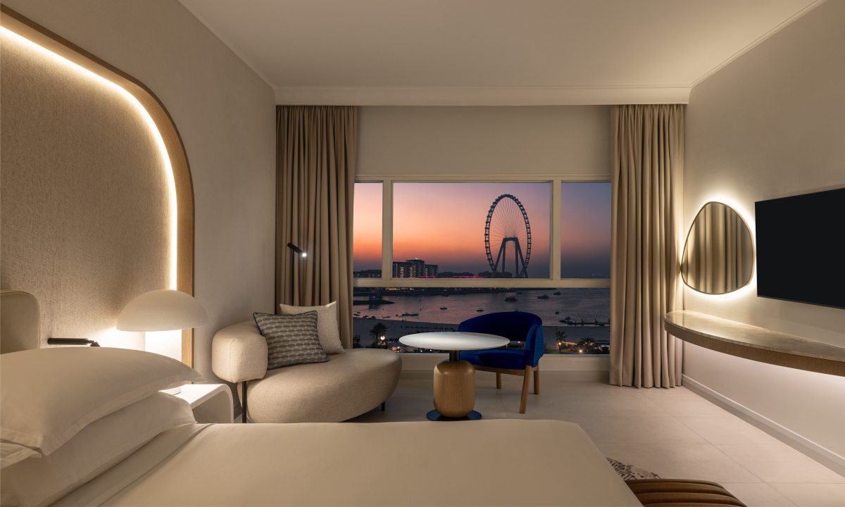 Пятизвёздочный курорт Sheraton Jumeirah Beach: уютные номера, гольф-клуб и Персидский залив. Глянцевый журнал Redesign (Редизайн). www.redesign-home.ru
