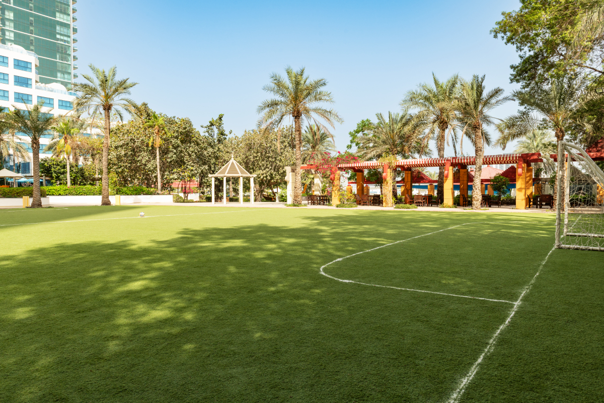 Пятизвёздочный курорт Sheraton Jumeirah Beach: уютные номера, гольф-клуб и Персидский залив. Глянцевый журнал Redesign (Редизайн). www.redesign-home.ru