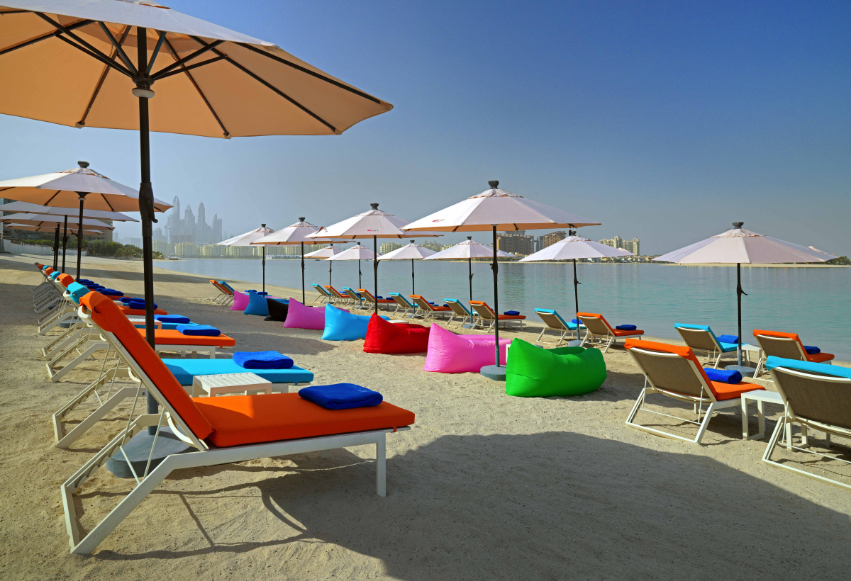 Буквально всё про отель Aloft Palm Jumeirah. Новая эстетика отдыха в ритме Дубая. Глянцевый журнал Redesign (Редизайн). www.redesign-home.ru
