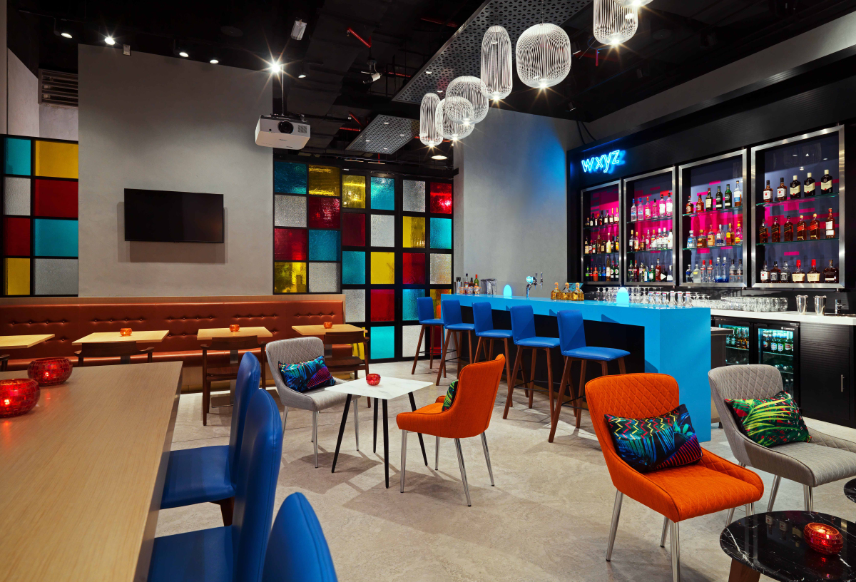Буквально всё про отель Aloft Palm Jumeirah. Новая эстетика отдыха в ритме Дубая. Глянцевый журнал Redesign (Редизайн). www.redesign-home.ru