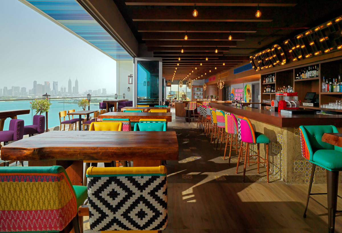 Буквально всё про отель Aloft Palm Jumeirah. Новая эстетика отдыха в ритме Дубая. Глянцевый журнал Redesign (Редизайн). www.redesign-home.ru