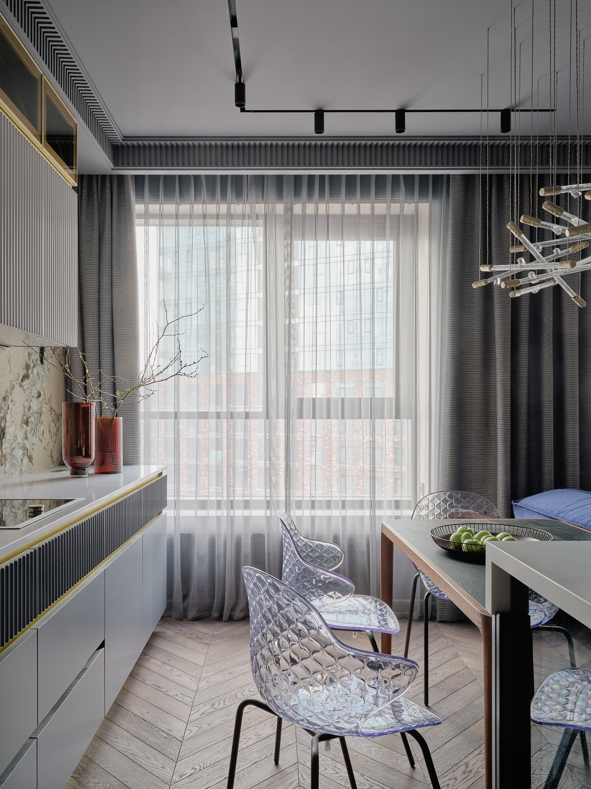 Геометрия элегантности от AURA INteriors: интерьер 62м² для одной, но очень взыскательной. Ольга Мизрах, Ник Руденко. Глянцевый журнал Redesign (Редизайн). www.redesign-home.ru