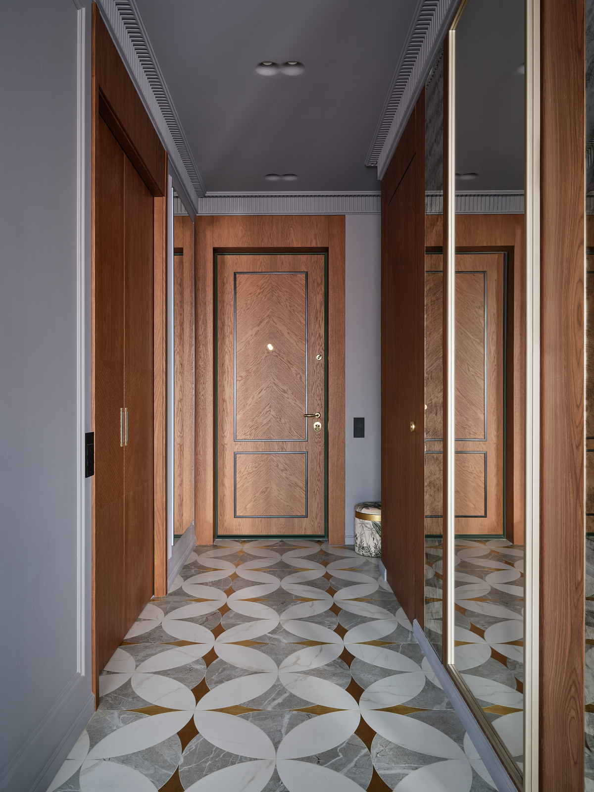 Геометрия элегантности от AURA INteriors: интерьер 62м² для одной, но очень взыскательной. Ольга Мизрах, Ник Руденко. Глянцевый журнал Redesign (Редизайн). www.redesign-home.ru
