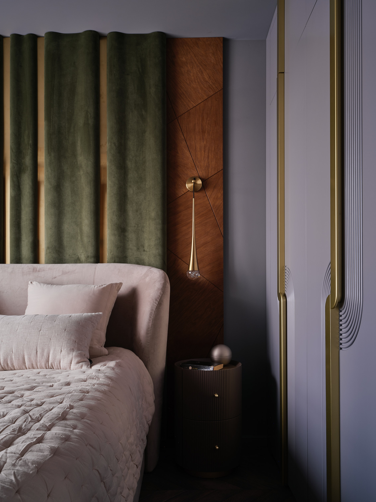 Геометрия элегантности от AURA INteriors: интерьер 62м² для одной, но очень взыскательной. Ольга Мизрах, Ник Руденко. Глянцевый журнал Redesign (Редизайн). www.redesign-home.ru